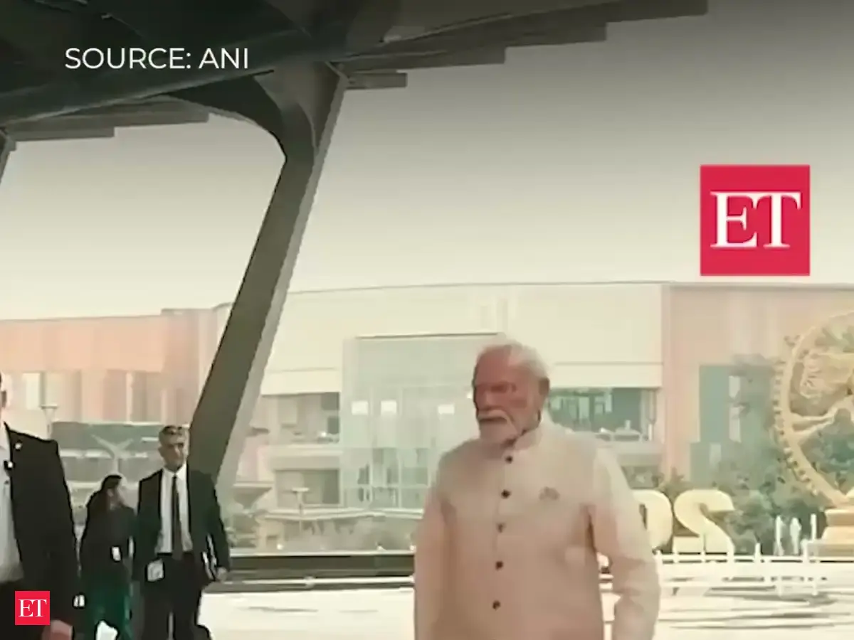 WATCH: PM Modi & Russian President Putin shared car journey at BRICS ...