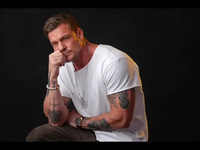 Alan Ritchson’s $3 million Brentwood house<br>