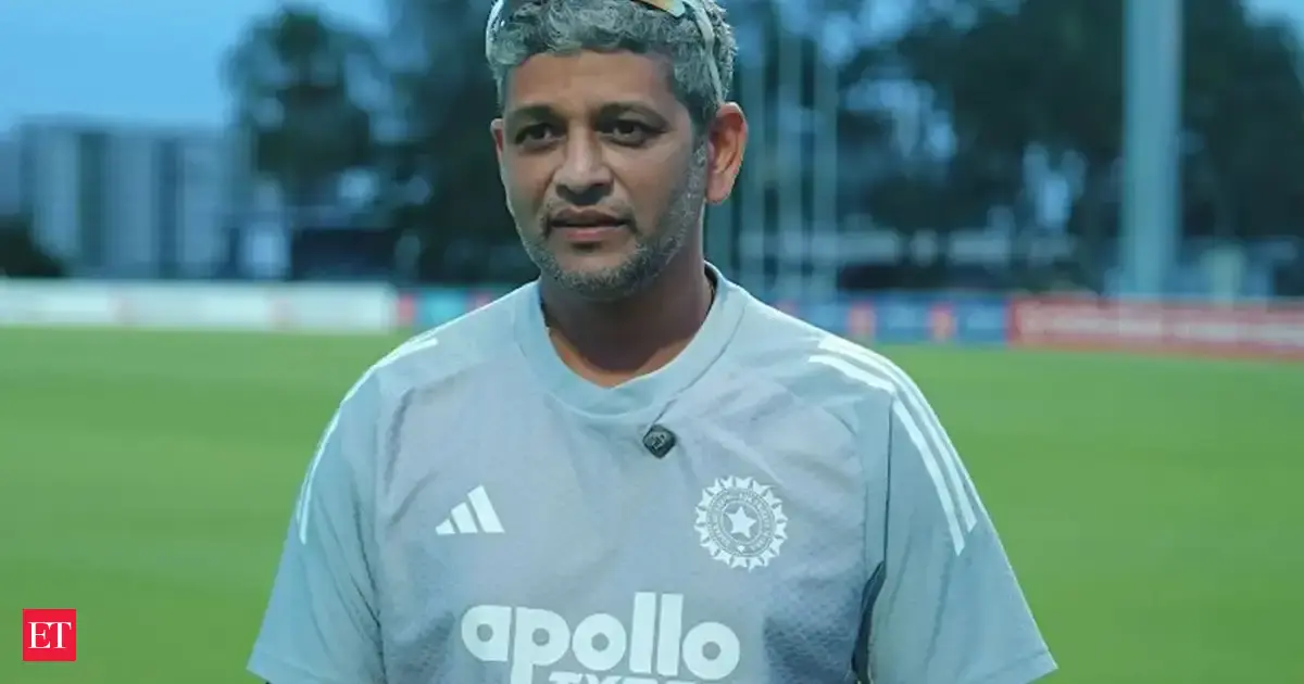 Indian women's team working hard to improve fielding: Muzumdar