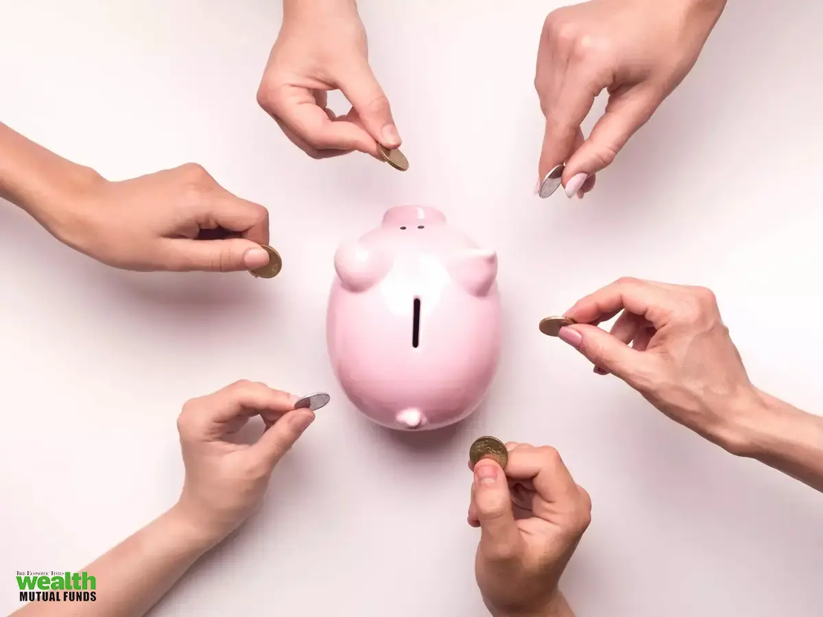https://img.etimg.com/thumb/msid-134258739,width-1200,height-900,overlay-etwealthmutualfunds/slideshow.jpg