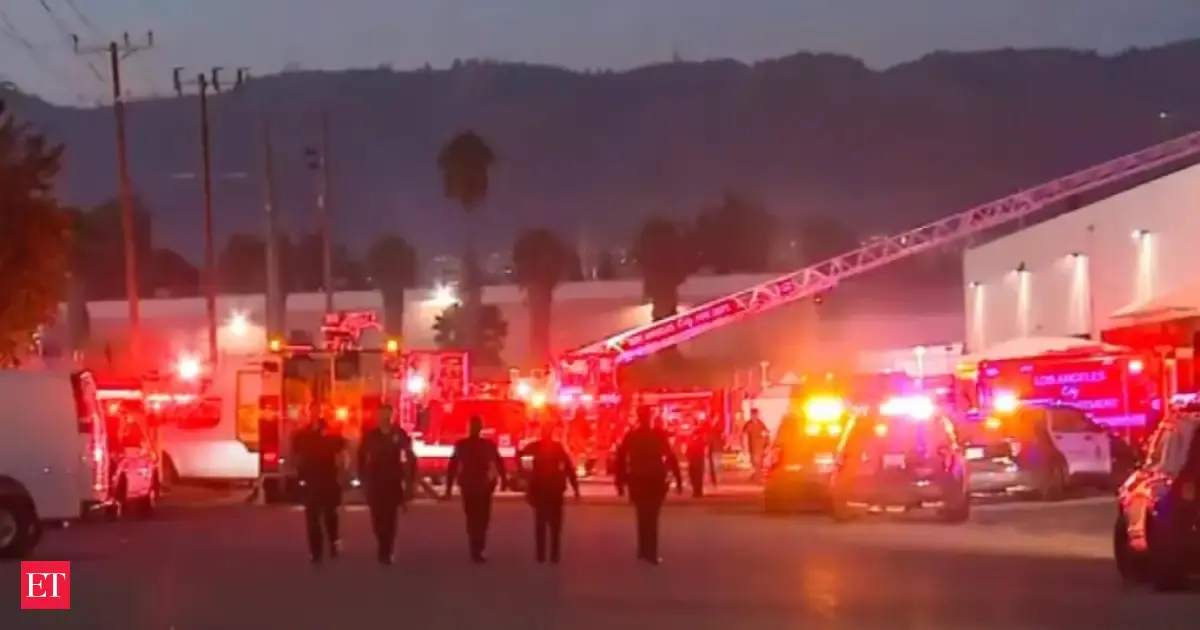 Helicopter crashes kills at least 3 in Los Angeles