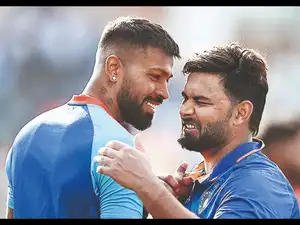 Focus on Hardik & Pant