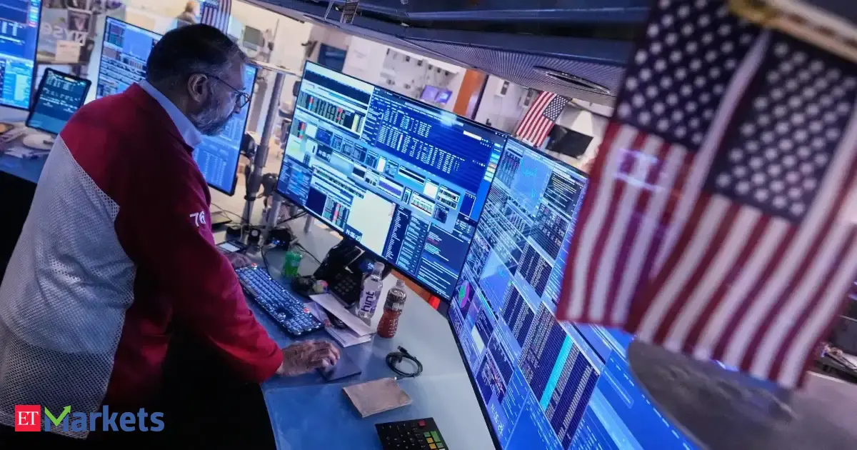 US stocks today: Dow ends 650 pts lower after Fed rate hike, more rate tightening seen