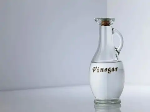 Wipe Surfaces With White Vinegar After Cooking