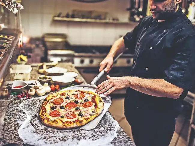 IMG_hot_pizza_1_1_6PL6VNC4.jpg