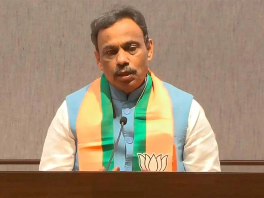 BJP's Vinod Tawde, Radha Agarwal discuss UP poll preparations