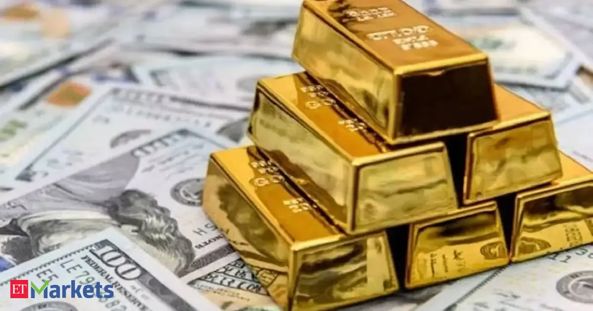 Gold rises to one-week high, heads for weekly gain on easing oil prices