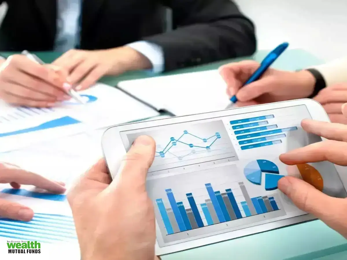 https://img.etimg.com/thumb/msid-134349069,width-1200,height-900,overlay-etwealthmutualfunds/slideshow.jpg