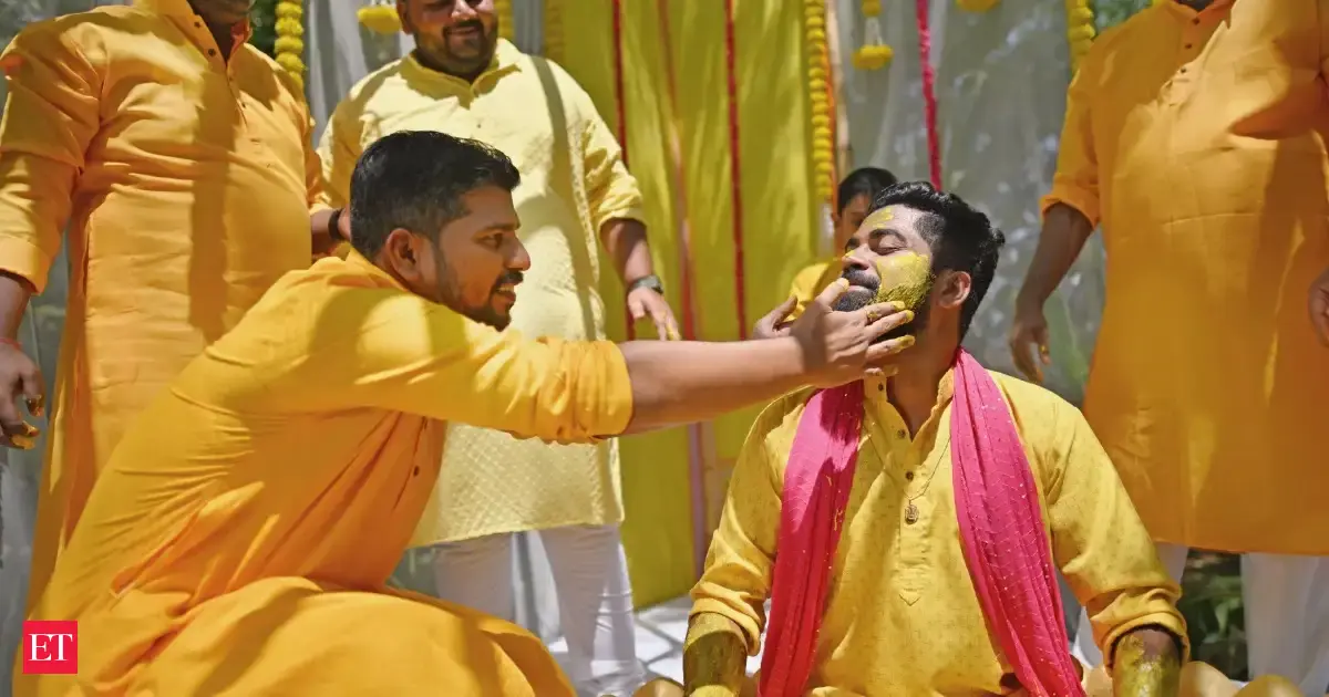 Parents want Rs 50 lakh wedding with 1,500 guests, tell 27-year-old son to take Rs 45 lakh loan; Internet says 'It could choke your freedom for 10-20 years'