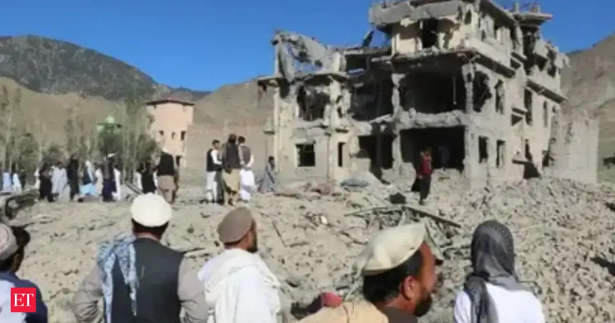 Pakistan launches airstrikes on Afghanistan