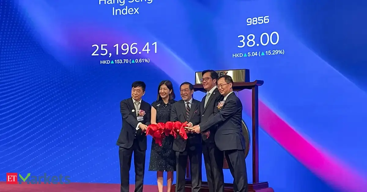 Ligent Technologies Surges 19% in Hong Kong Listing Debut