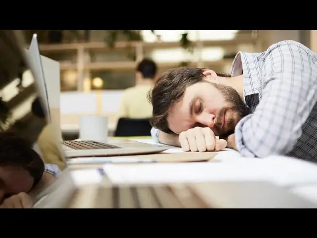 UK adviser wants workers to call bosses when sick, not text or WhatsApp<br>