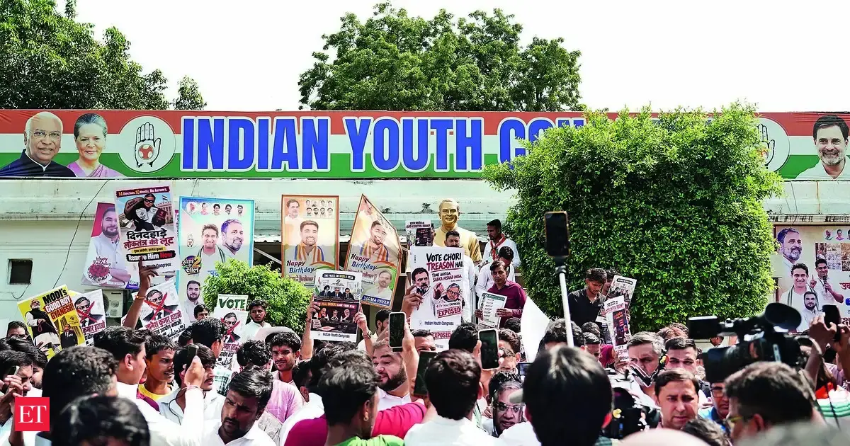 Congress seeks CEC exit; BJP says bid to mask Rahul Gandhi's 100 defeats