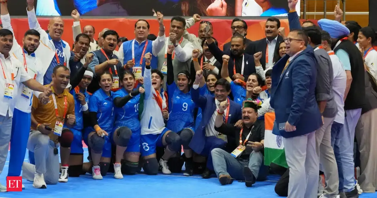 Photo: economictimes.indiatimes.com Asian Games kabaddi and shooting medallists arrive at Delhi airport