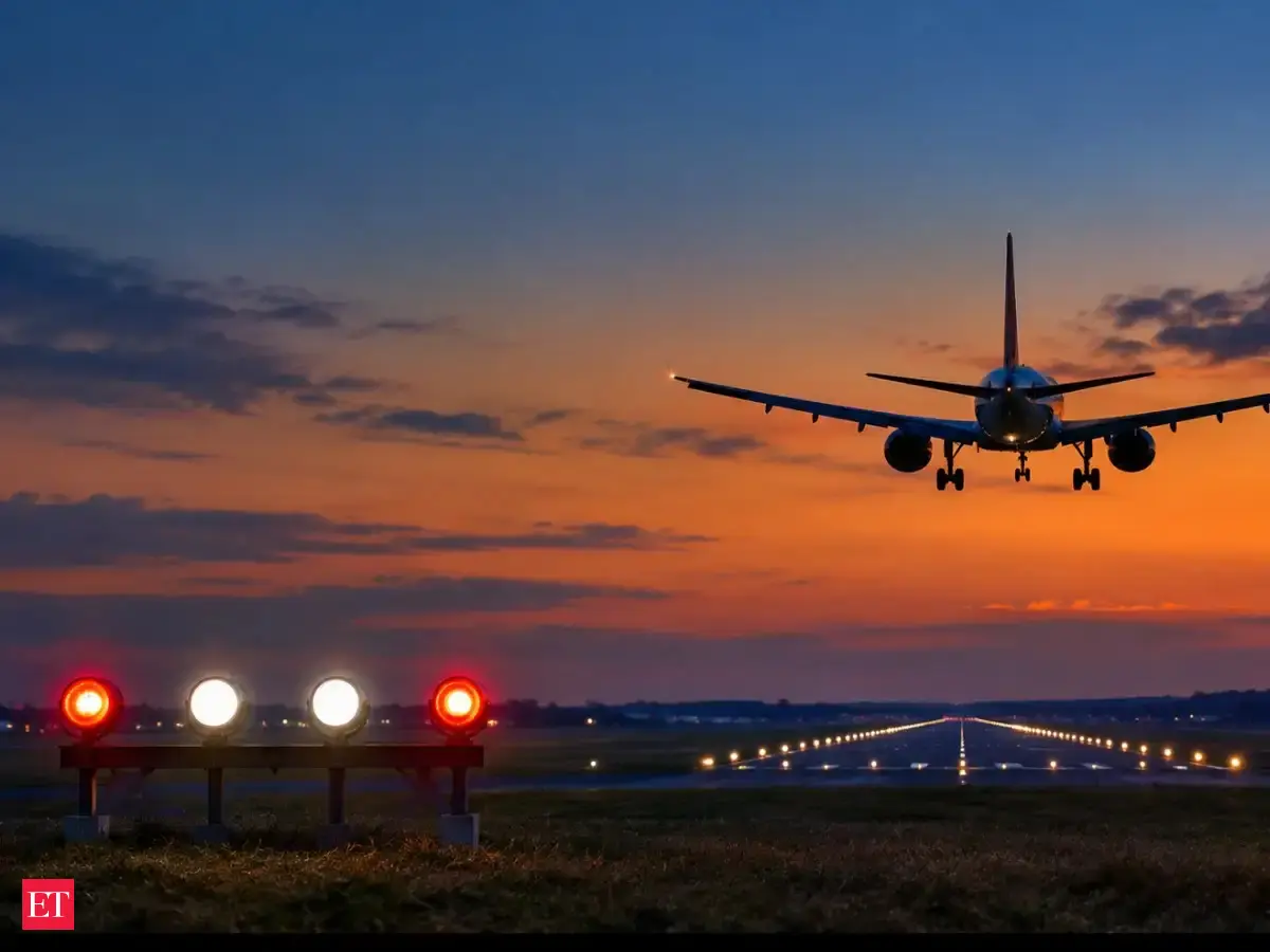 Those red and white lights beside US runways tell pilots if they're coming in too high or too low; seeing 2 red and 2 white means the approach is on target