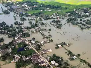 East Champaran floods breach embankments - National Revealed