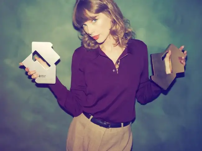 Taylor swift new curly hairstyle