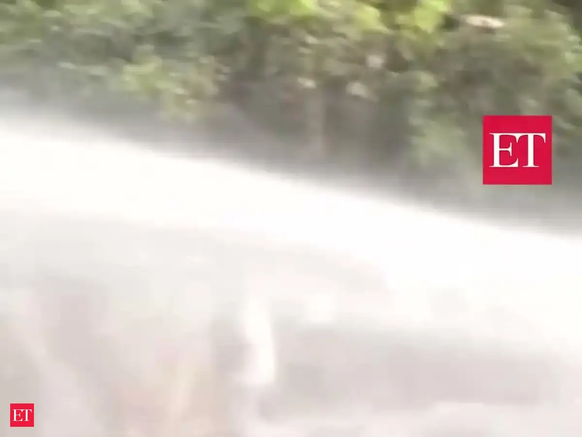 Water cannon used against Youth Congress workers protesting against CEC ...