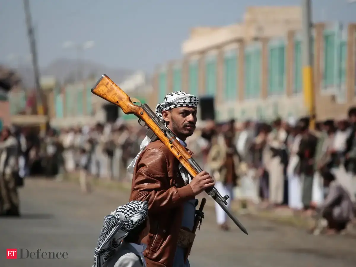 Saudi airports attacks by Houthi rebels kill 3 