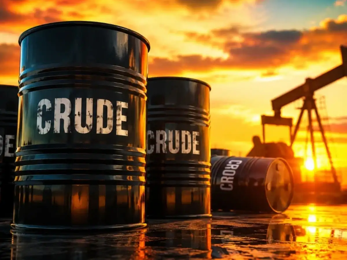 Photo: economictimes.indiatimes.com Oil Prices Rise Amid Middle East Shipping Attacks and US Hurricane, per Reuters