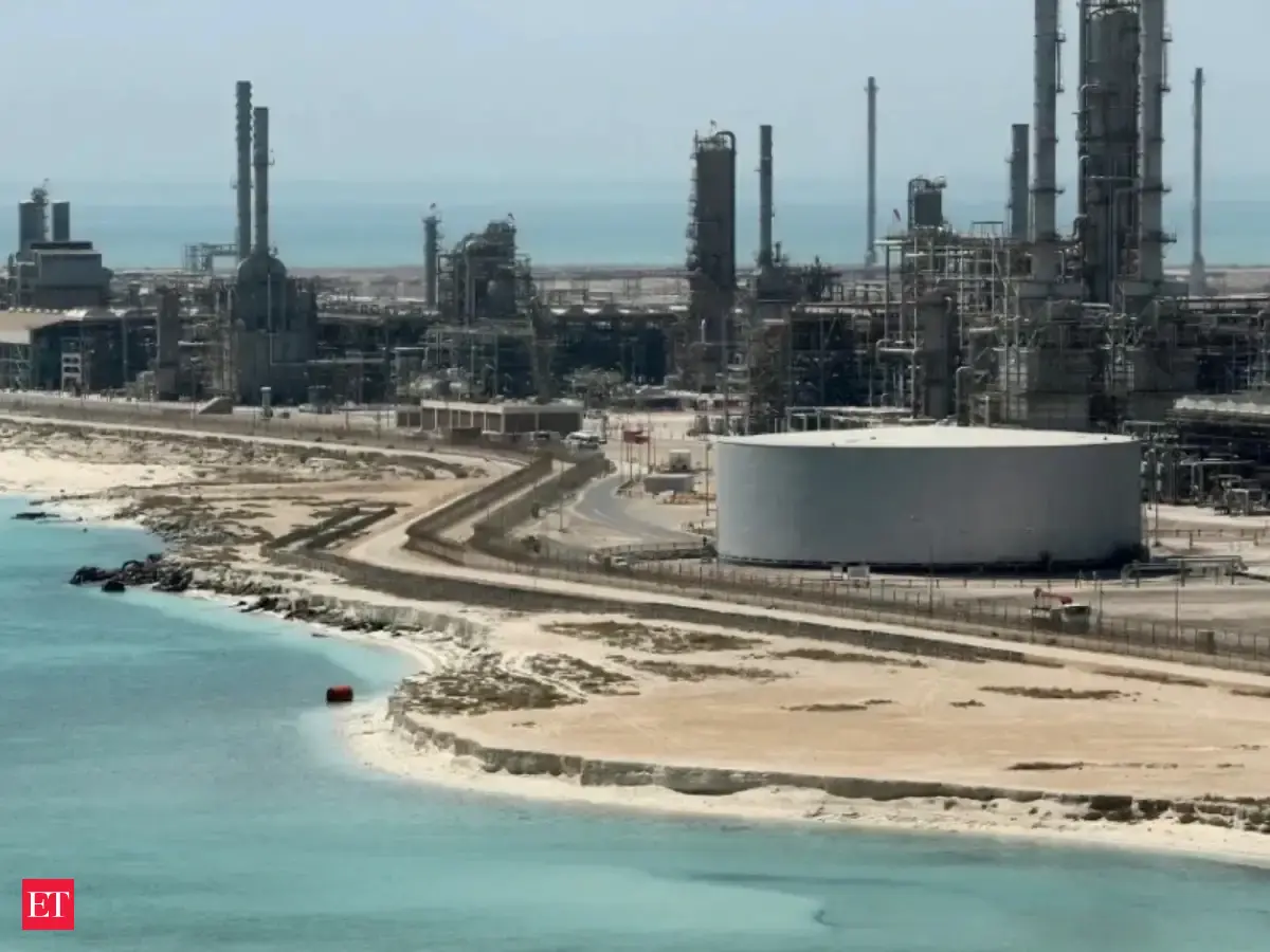 France, Saudi Arabia still studying options to protect Yanbu terminal, army chief says