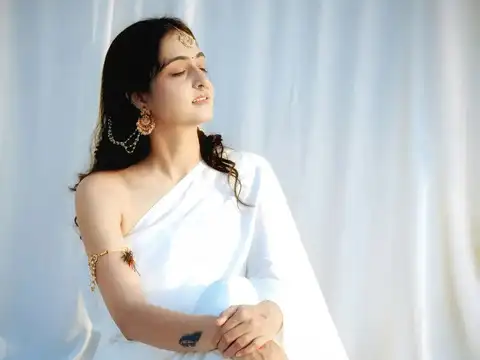 Navratri Day 2 colour: White (October 12)