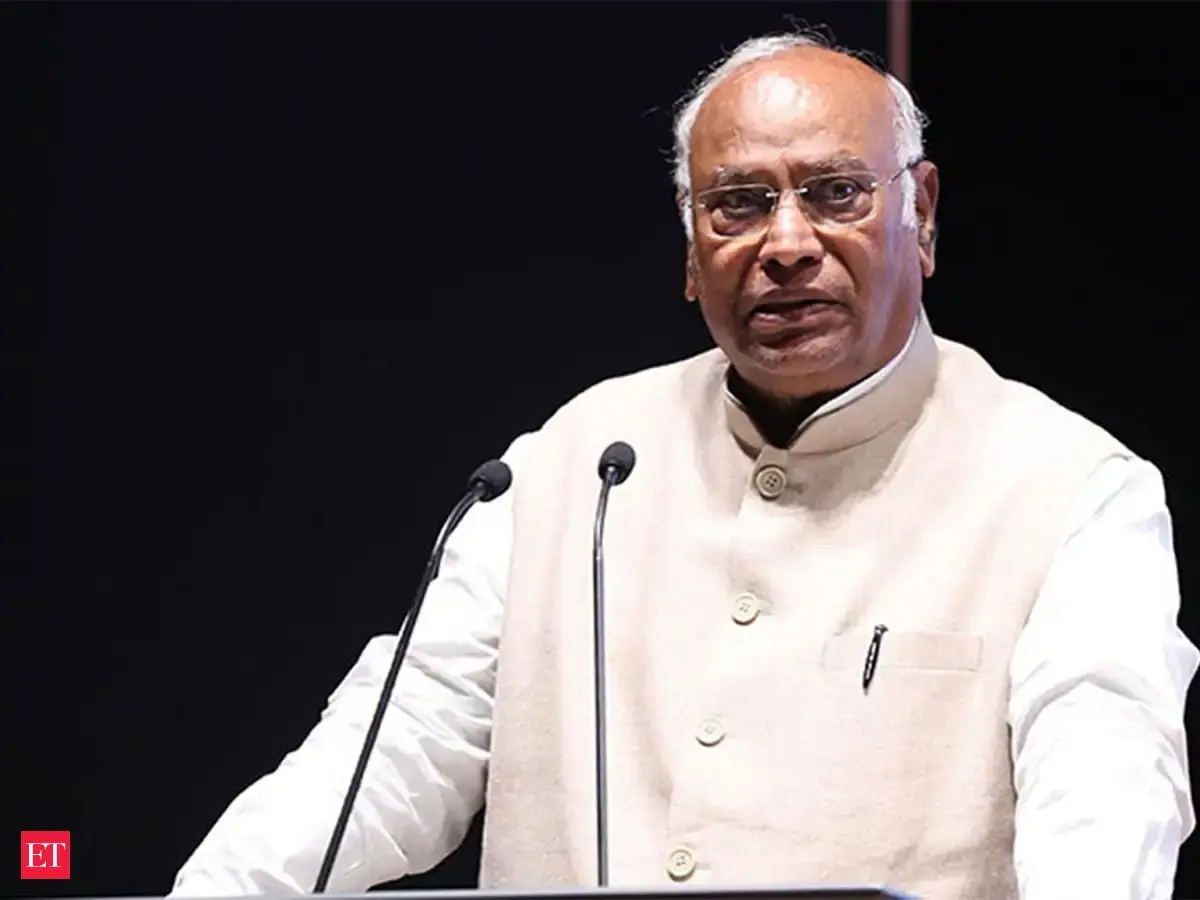 Congress asks all MPs to remain in Delhi on Monday as Rahul Gandhi announces INDIA bloc protest