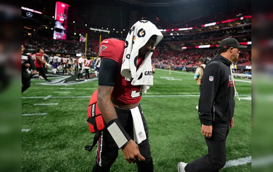 Falcons Quarterback Michael Penix Jr suffers rib injury, exits game ...