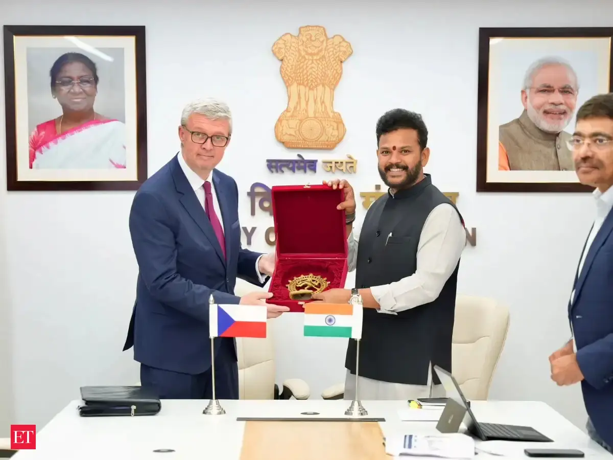 India and Czech Republic discuss joint development of small regional aircraft