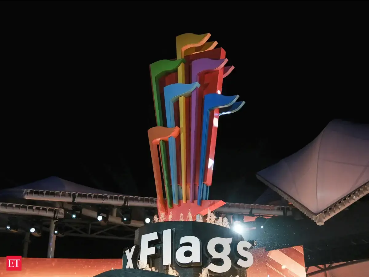 Six Flags stock reportedly crashes 16% to 17-year low after fatal ...