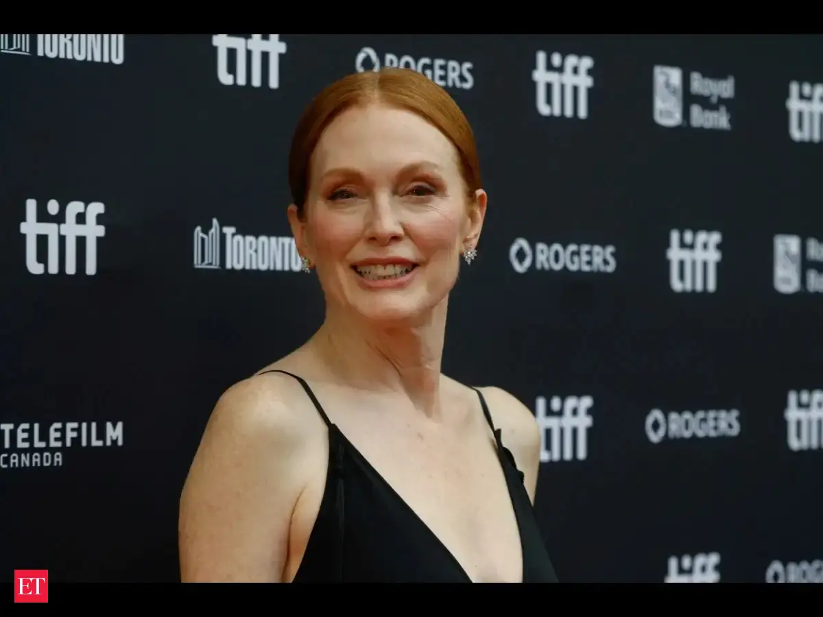 Julianne Moore ditches 25-year-old West Village house for a Manhattan duplex and...