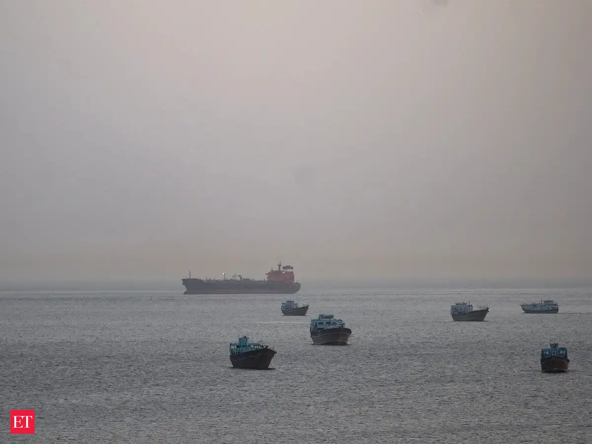 Record oil tanker rates put pressure on Asian refiners, IEA says