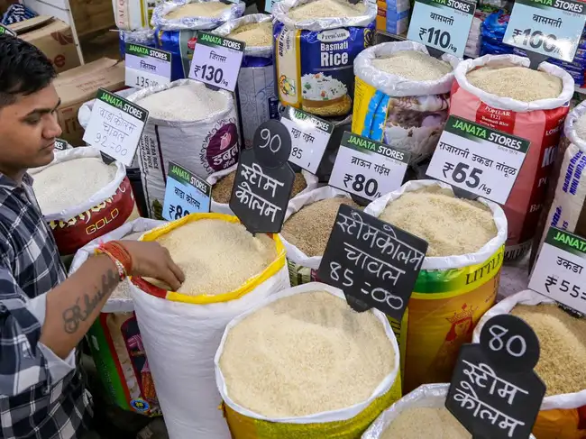 Prices of rice and food grains surge at retail markets in Thane