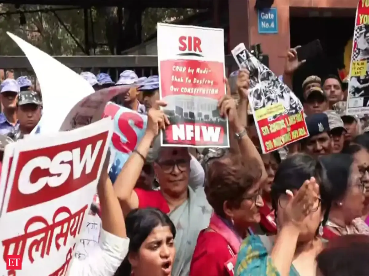 Women's groups protest at Delhi Police HQ over alleged sexual assaults ...