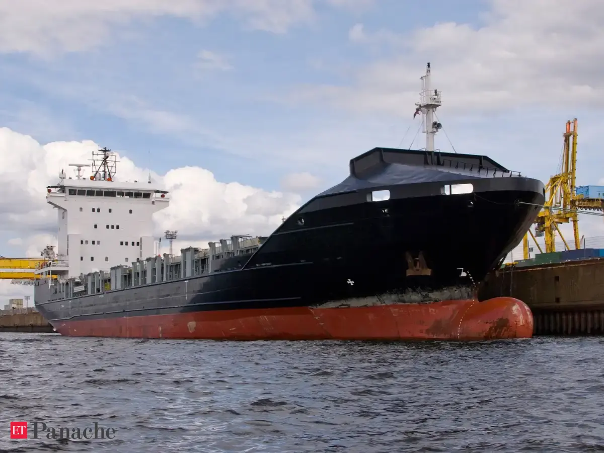 Florida is set to sink a 990-foot ship in the Gulf of Mexico to create the world&rsquo;s largest artificial reef, which will create new marine habitat, attract divers