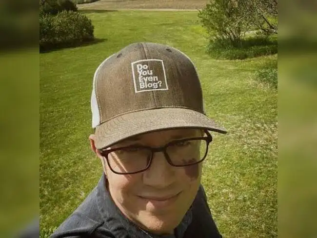 Pete McPherson launched DoYouEvenBlog with just $100 in 2017; by 2025, his online publishing business was generating recurring income from its audience