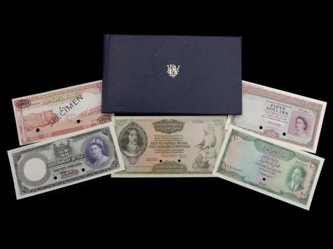 Rare Queen Elizabeth II banknote among collection that raises £85,860 ...