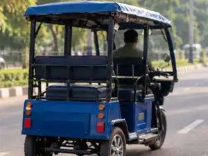 Delhi govt proposes cap of 2.5 lakh e-rickshaws under draft scheme ...