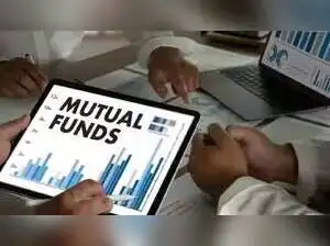 Mutual fund holdings of IT stocks sink to record low in September <br>