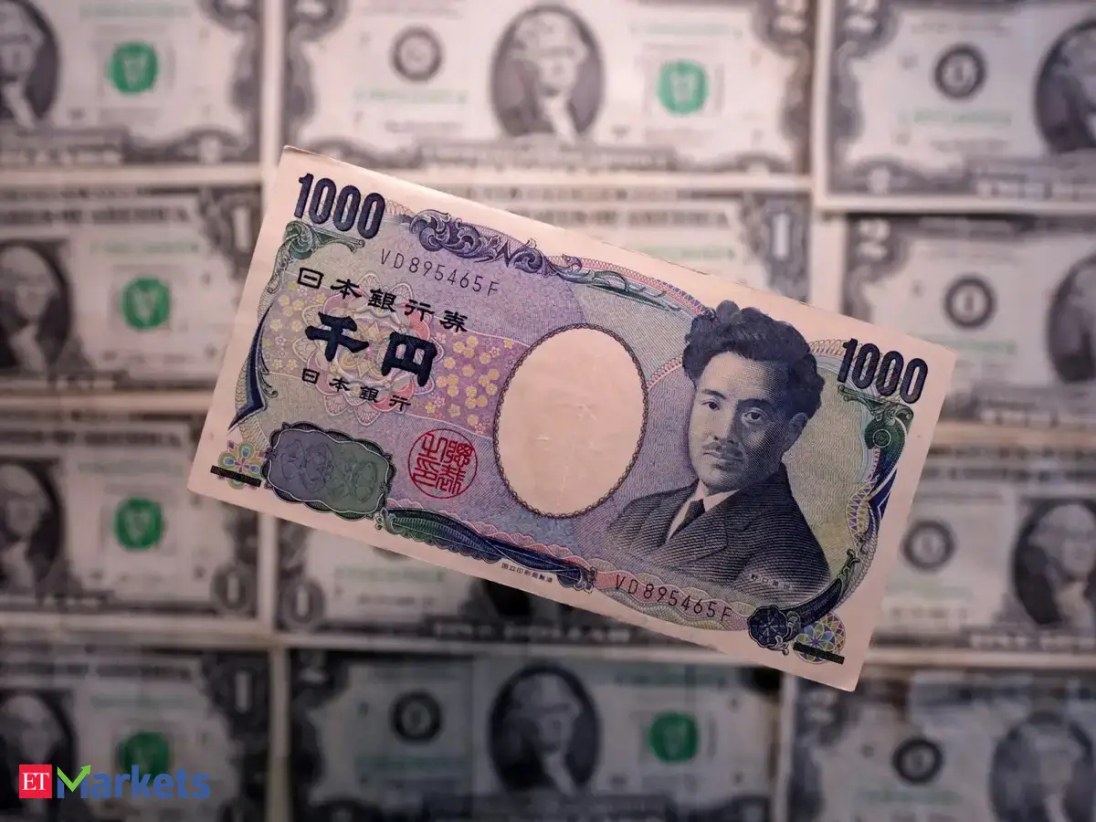 Yen shines as AI jitters spur safe-haven rush