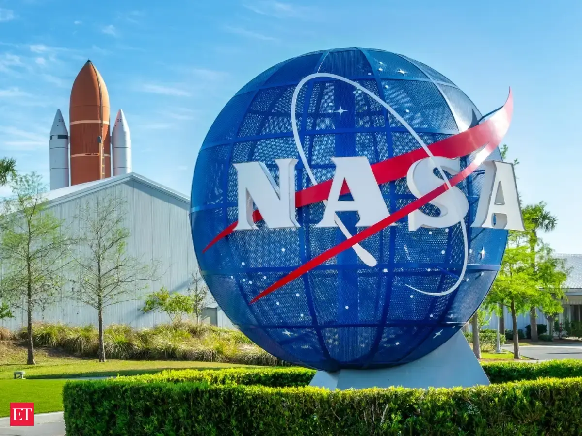 NASA's 12-foot-wide satellite lost its radio signal in space ...
