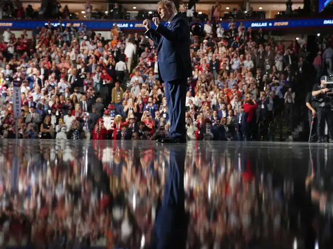 Trump takes center stage at Republicans&rsquo; first midterm convention