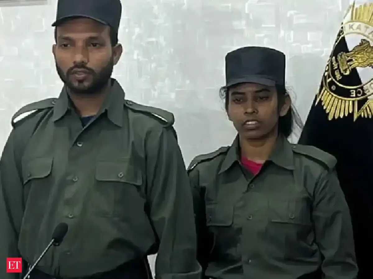 Maoist couple wanted in West Bengal and Jharkhand surrenders before Kolkata Police