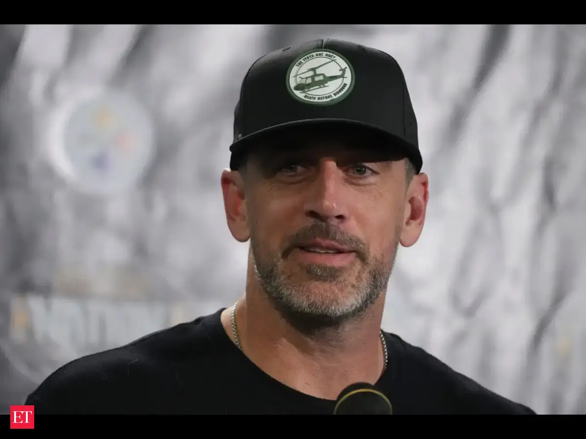 celebrity real estate: NFL quarterback Aaron Rodgers's 10,000 square ...