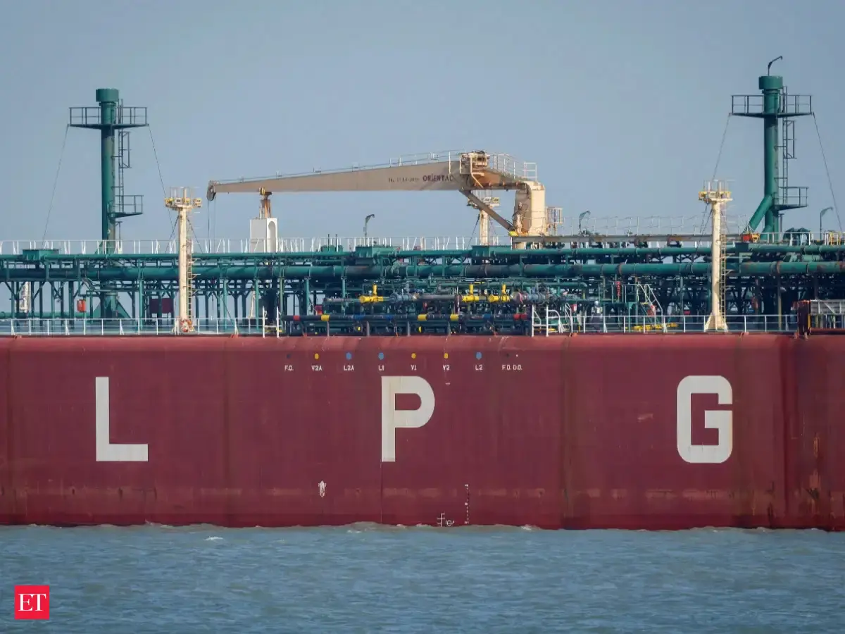 OMCs back interim LPG distributors' commission hike; ministry approval awaited: AIHPGDA