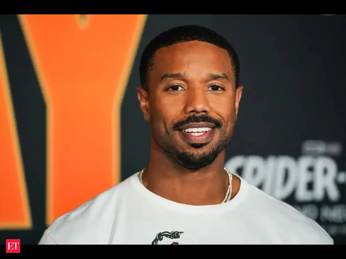 Michael B. Jordan's 11,600 square feet Encino modern farmhouse in Los ...