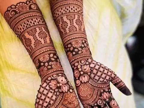 Stack of Bangles Mehndi Design