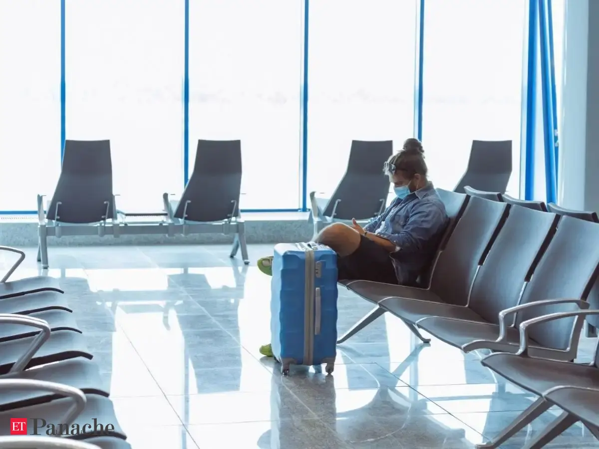 ‘No free food, no drinks, no gadgets’: MIT graduate spots 20-year-old reading at Bengaluru airport lounge,
