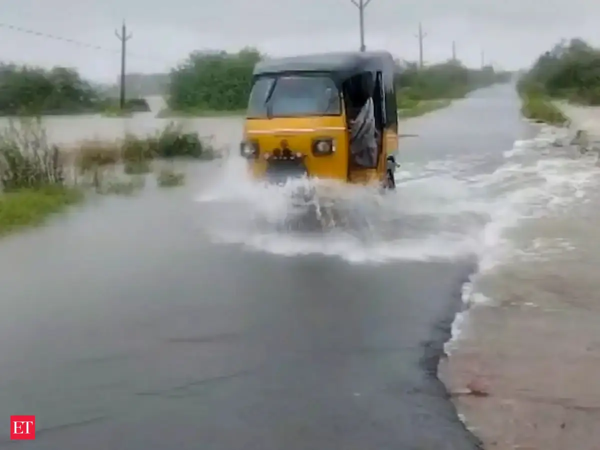 India Weather (October 29): Hailstorm likely in Delhi-NCR, heavy rain alert in 6 states amid Cyclone Arnab; check IMD's state-wise forecast