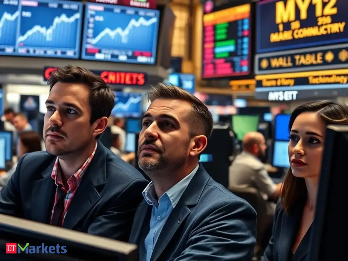 The bond market swings, but US stocks remain steady after the Fed says it won't raise interest rates